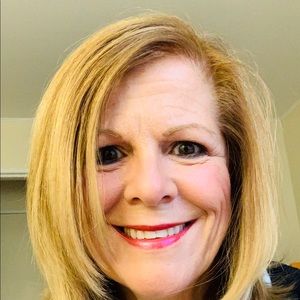 Meet your Posher, Debbie